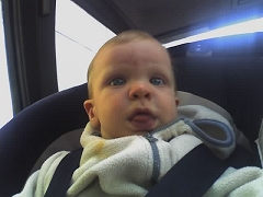 yannis 12 mois yeux bleus...un ange...